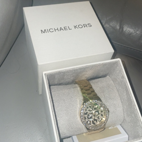 Michael Kors Watch - Picture 2 of 2